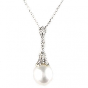18k White Gold Diamond and Pearl Drop Pendant